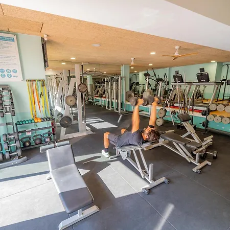 & Thalassa Sport & Hotel 3*