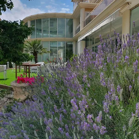 & Thalassa Sport & Wellness 2* Roses